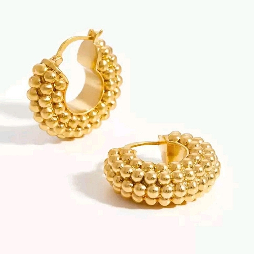 Chunky small huggie earrings; nwot